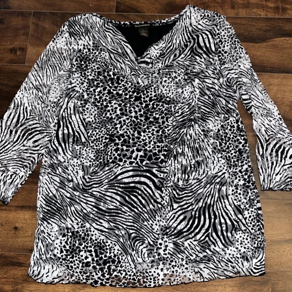 Beautiful Black & White Ladies Top Blouse Size Extra Large Three-Quarter Sleeves